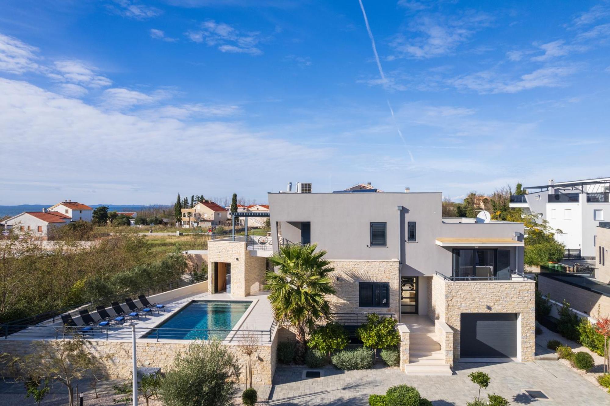 Villa Roca With Heated Pool And Sauna Privlaka  Eksteriør billede