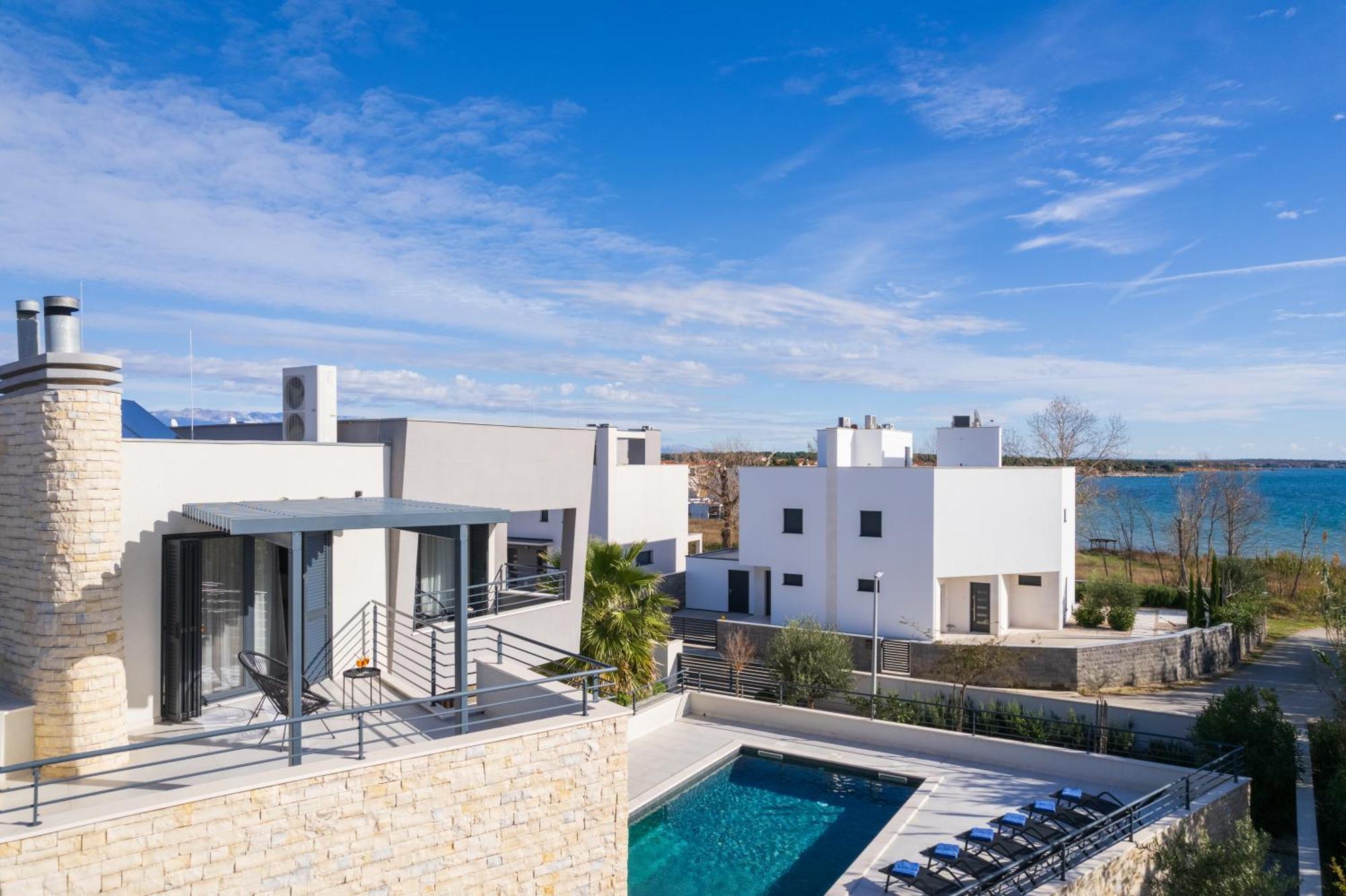 Villa Roca With Heated Pool And Sauna Privlaka  Eksteriør billede
