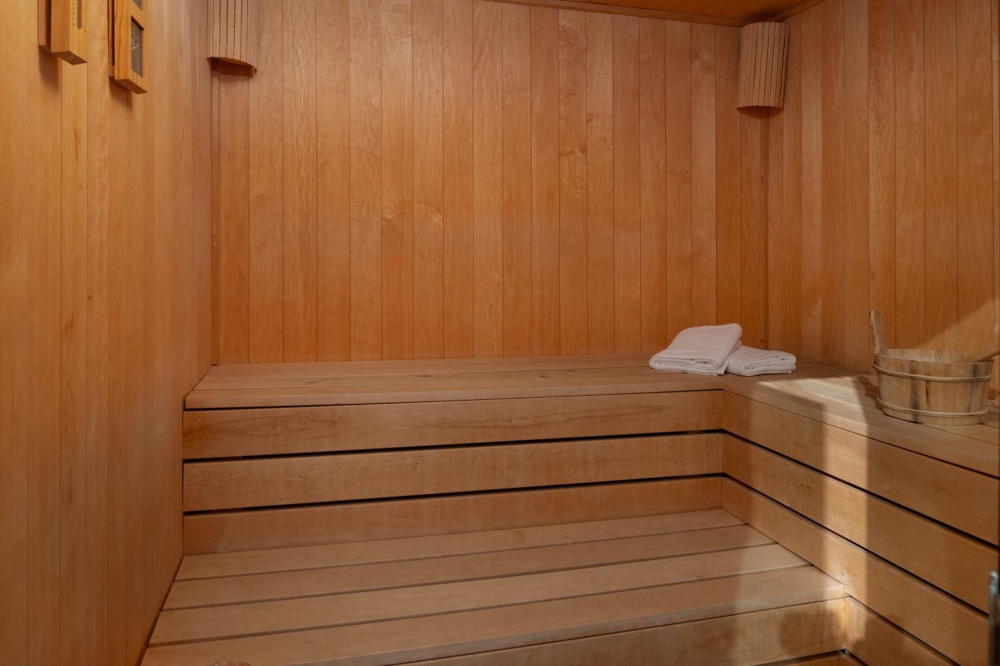 Villa Roca With Heated Pool And Sauna Privlaka  Eksteriør billede