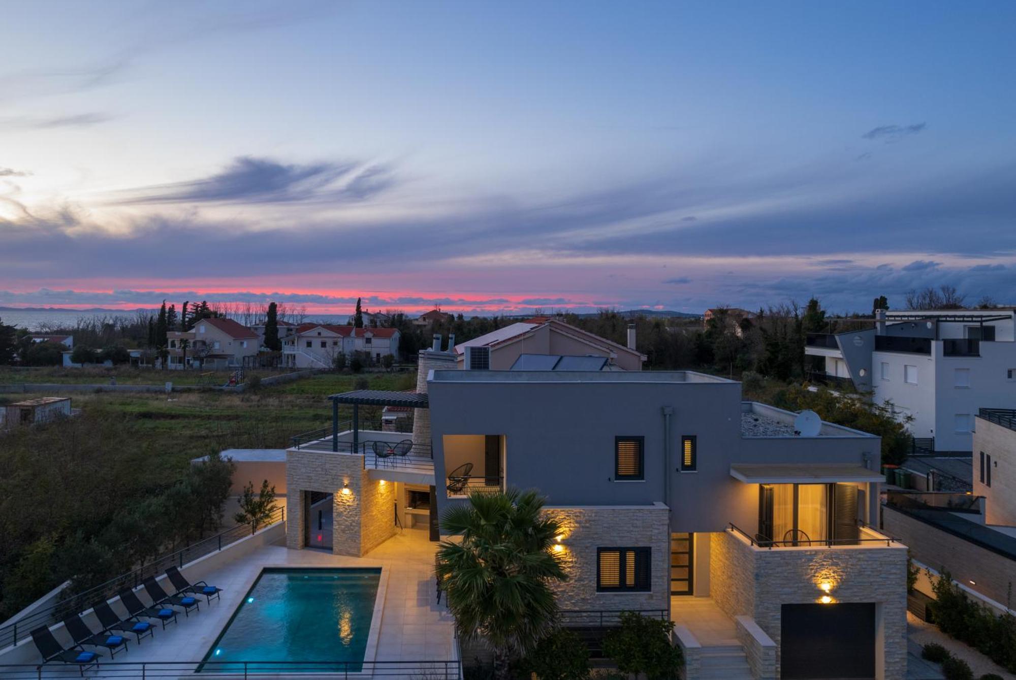Villa Roca With Heated Pool And Sauna Privlaka  Eksteriør billede